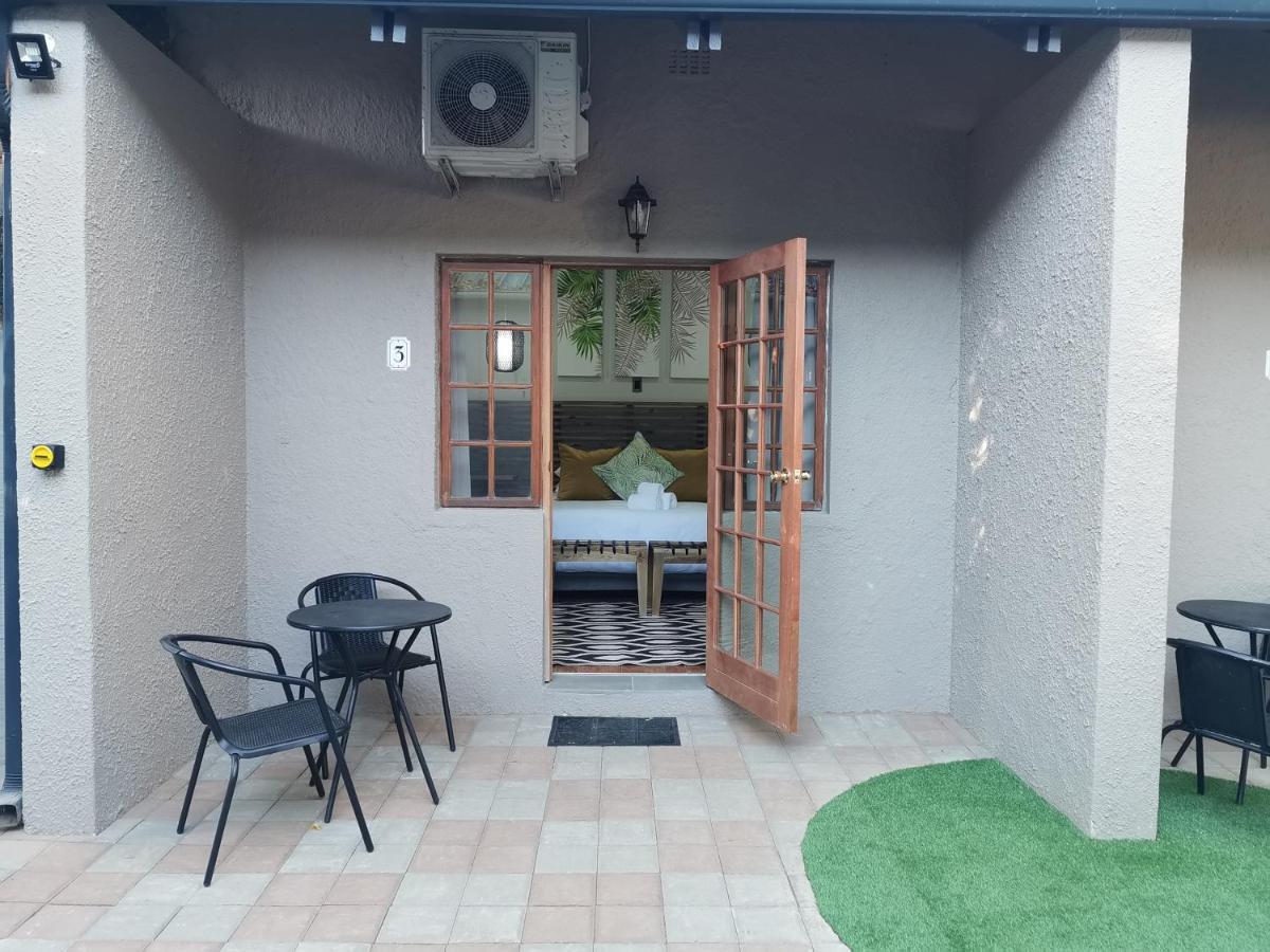 בלומפונטייין Guest Suites On Connor מראה חיצוני תמונה